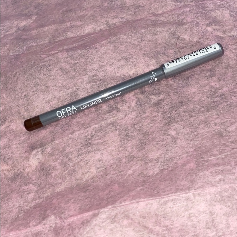 Ofra Lipliner in Chestnut.